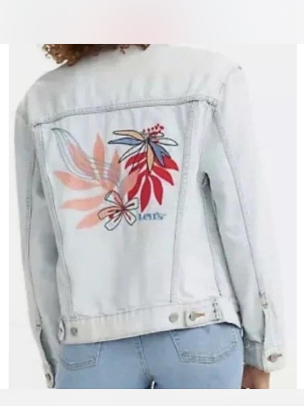 Levis Ex Boyfriend Embroidered Floral
Trucker Jacket
